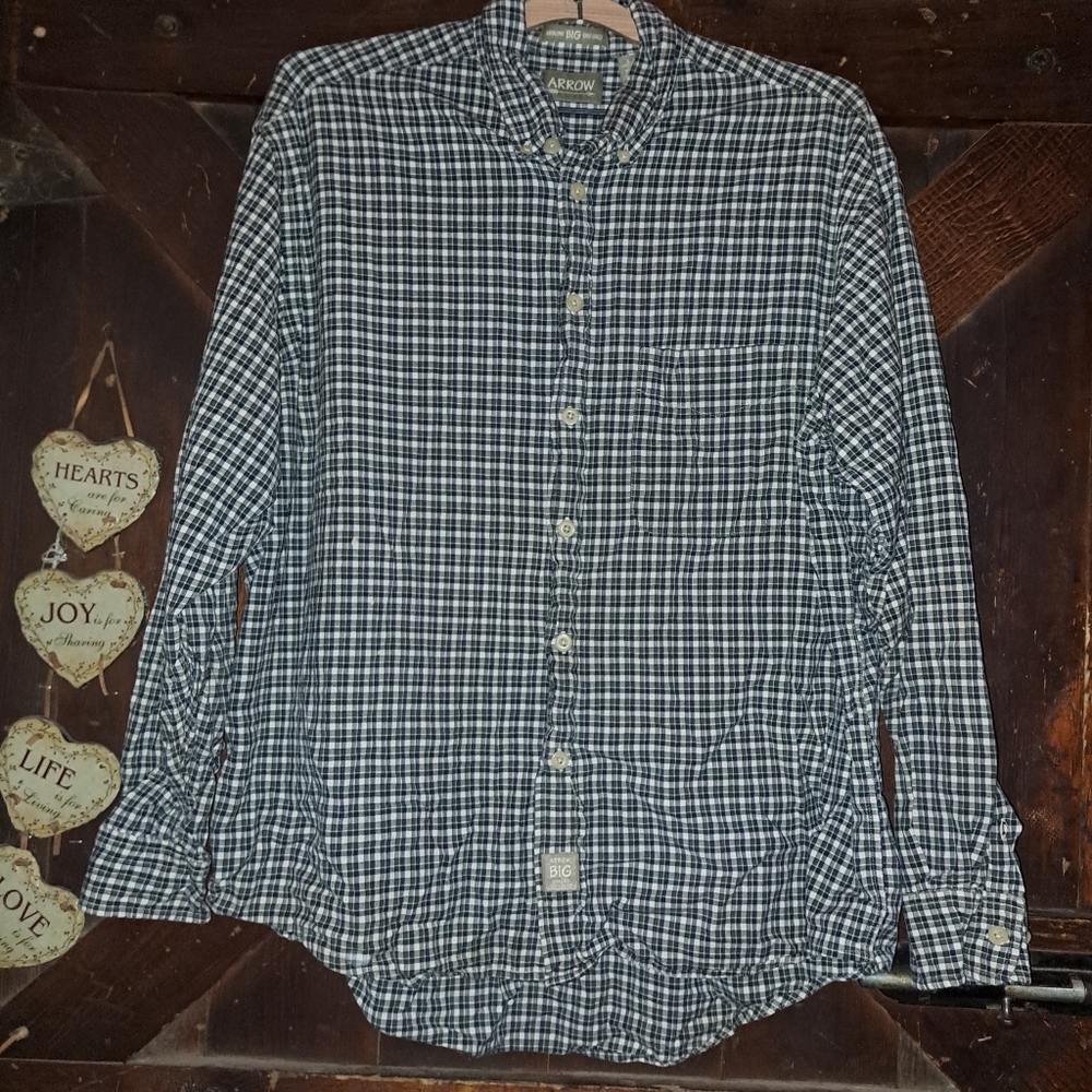 3/15🙂Arrow mens dress short size Large🌝